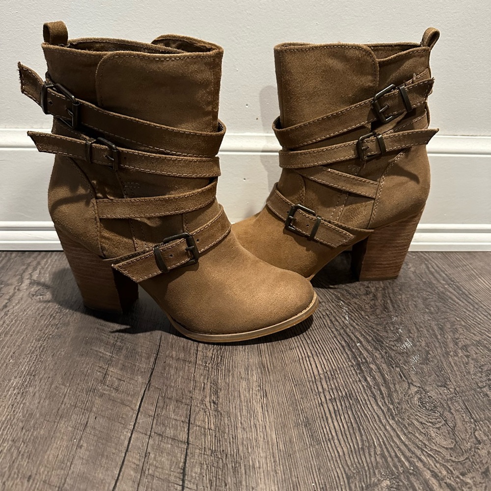Not rated taupe boots